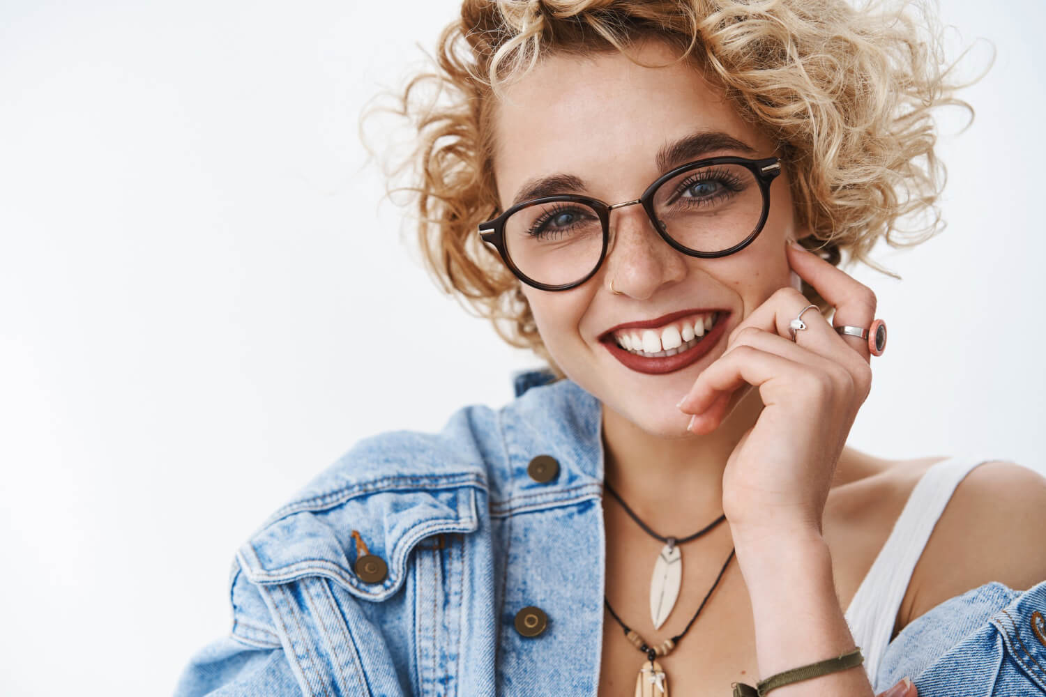 Egy szemüvegkeret - ugyanúgy, mint egy ruhadarab - elmond rólad valamit.